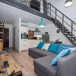 Inpoint Modern Loft - City Centre Lazarza St 13